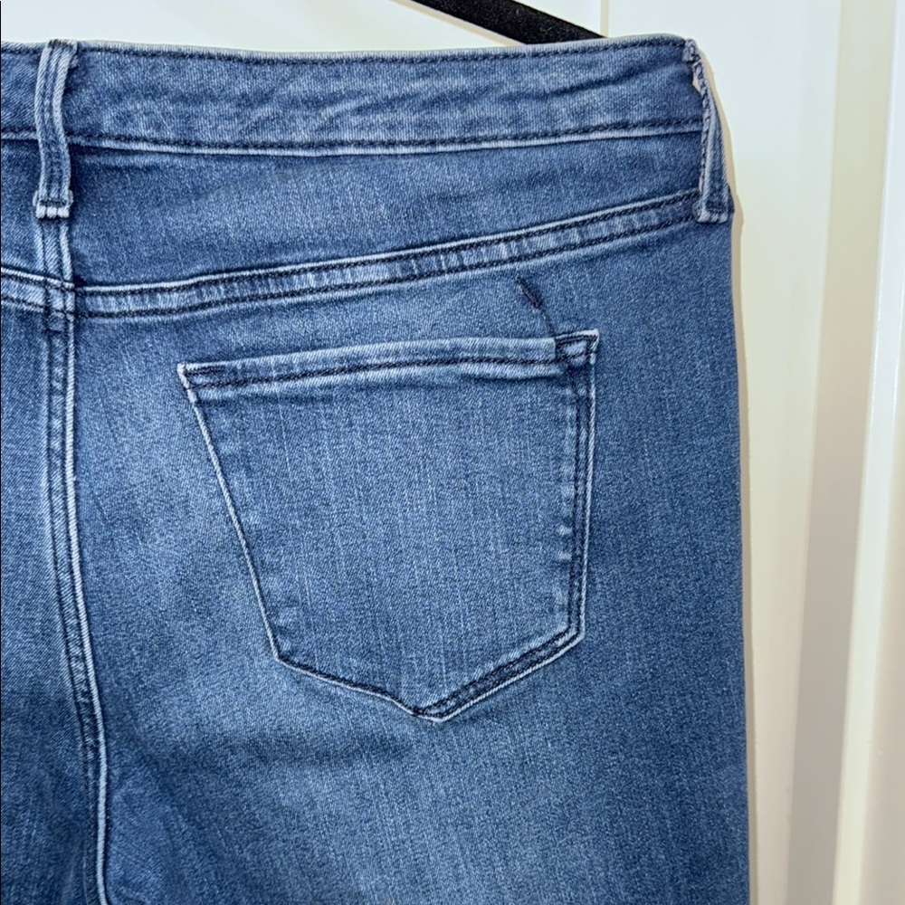 Mossimo Mid Rise Blue Jean  Womens size 14R/32 Distressed Light Blue - Picture 10 of 11